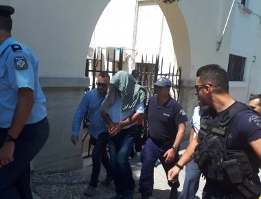 Προκαλεί το Πανελλήνιο η μητέρα των κακοποιημένων παιδών στη Λέρο: «Δεν κάναμε κάτι κακό» (βίντεο)